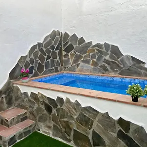 https://casa-la-parra-nerja.es-andalucia.com